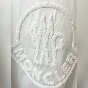 Moncler： новая коллекция мужских повсе