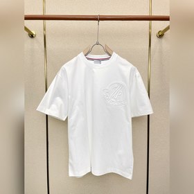 Moncler： новая коллекция мужских повсе