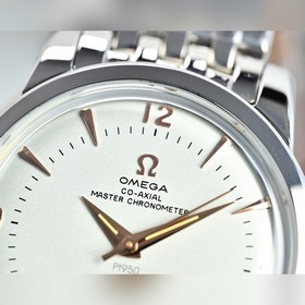 Часы Omega Seamaster 1948 в золотом и 