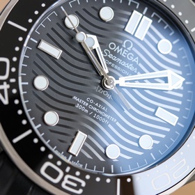(Три в одном) [Черный Seamaster, яр