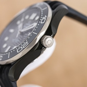 (Три в одном) [Черный Seamaster, яр