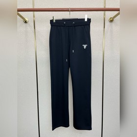 Prada： новая модель джинсов стиле кэжу