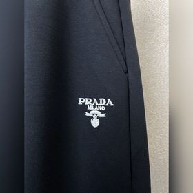Prada： новая модель джинсов стиле кэжу