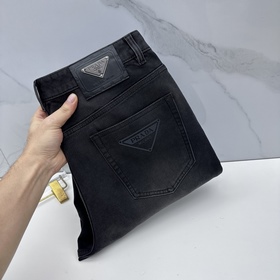Мужская коллекция Prada представляет с