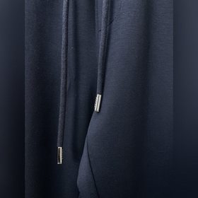 Prada： новая модель джинсов стиле кэжу
