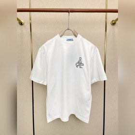Prada： новая модель мужской повседневн