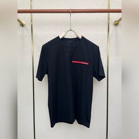Prada： новая модель мужской повседневн