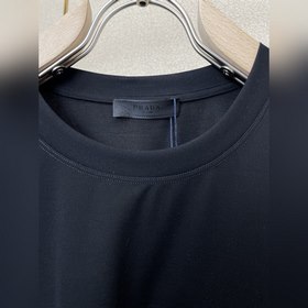 Prada： новая модель мужской повседневн