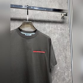 Новая коллекция Prada лето 2026： униве