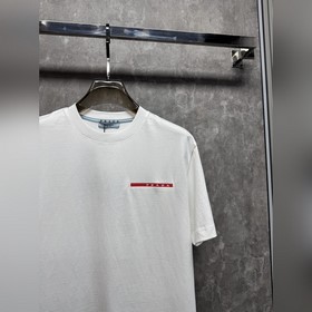 Новая коллекция Prada лето 2026： униве