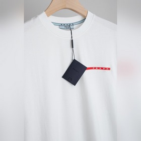 PRADA 2026SS — незаменимая вещь в гард