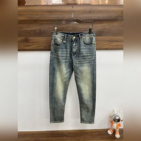 Эксклюзивная новинка от PRADA： модные 