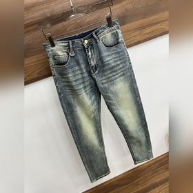 Эксклюзивная новинка от PRADA： модные 