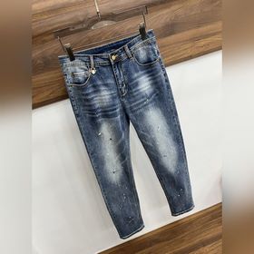 Эксклюзивная новинка от PRADA： модные 