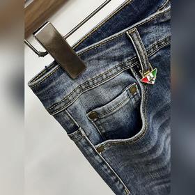Эксклюзивная новинка от PRADA： модные 