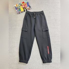 PRADA： товары высшего качества. Новые