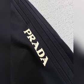 PRADA： товары высшего качества. Новые 
