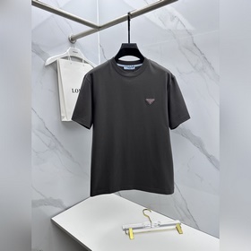 Prada： новая модель весна-лето 2026 го