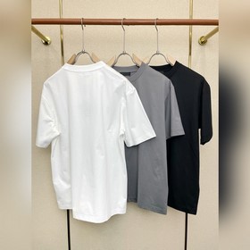 Prada： новая модель мужской повседневн