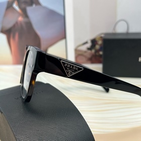 PRADA ： VPR08Z-F 54-18-140 — очки с к