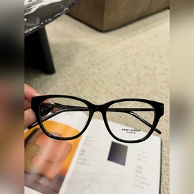 YSL Капсульная коллекция M480 Cf «Зве