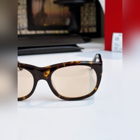 Логотип SAINT LAURENT из цельного х