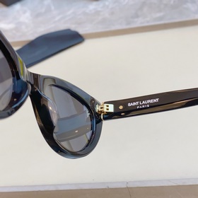 [YSL Yves Saint Laurent] Новая модель