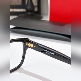 YSL Yves Saint Laurent‌ МОДЕЛЬ： SL M1