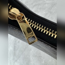 Сумка из натуральной кожи с логотипом