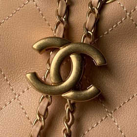 Сумка-хобо Chanel 26C в стиле хиппи AS