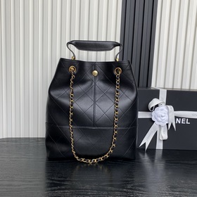 Chanel, модель 25A из коллекции «Haute