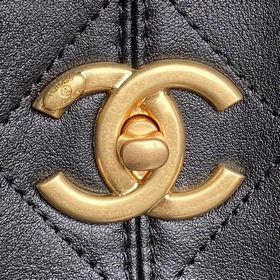 Chanel, модель 25A из коллекции «Haute