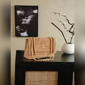 Оригинальная сумка Chanel из серии «W