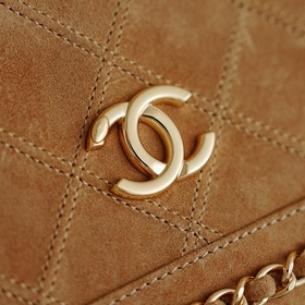 Оригинальная сумка Chanel из серии «W