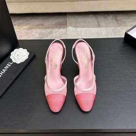 Новая коллекция Chanel： универсальные