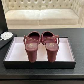 Новая коллекция Chanel： универсальные 