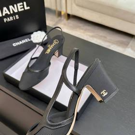 Новая коллекция Chanel： универсальные 
