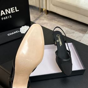 Новая коллекция Chanel： универсальные 