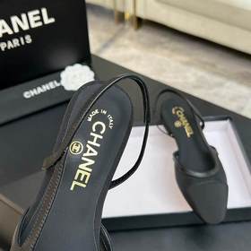 Новая коллекция Chanel： универсальные