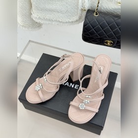 CHANEL — классические сандалии на толс