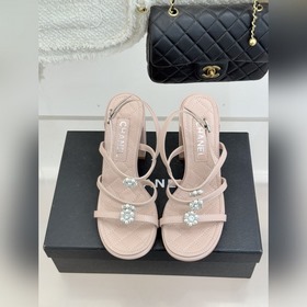 CHANEL — классические сандалии на толс