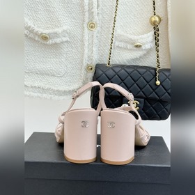 CHANEL — классические сандалии на толс