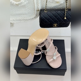 CHANEL — классические сандалии на толс