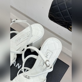 CHANEL — классические сандалии на толс