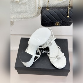 CHANEL — классические сандалии на толс