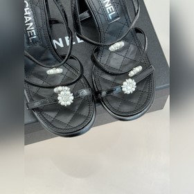 CHANEL — классические сандалии на толс