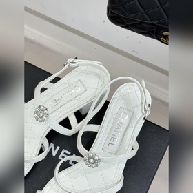 CHANEL — классические сандалии на толс