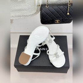 CHANEL — классические сандалии на толс