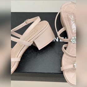 CHANEL — классические сандалии на толс