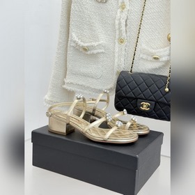 CHANEL — классические сандалии на толс